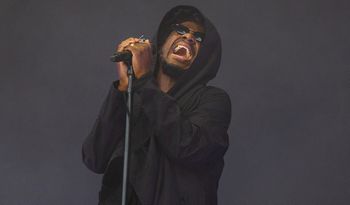 Toksyczne realia show-biznesu. Labrinth obnaża branżę