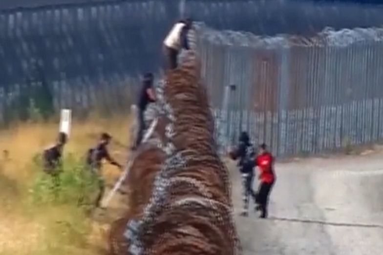Wielki Mur Węgier. Tak imigranci przedostają się przez granicę