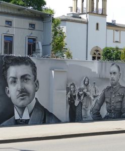 Siemianowice Śląskie. Nowocześnie o historii. Tablica i mural upamiętniające powstańców śląskich