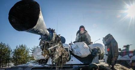 Są na kluczowej flance. Ale Finlandii i Szwecji nie spieszy się do NATO