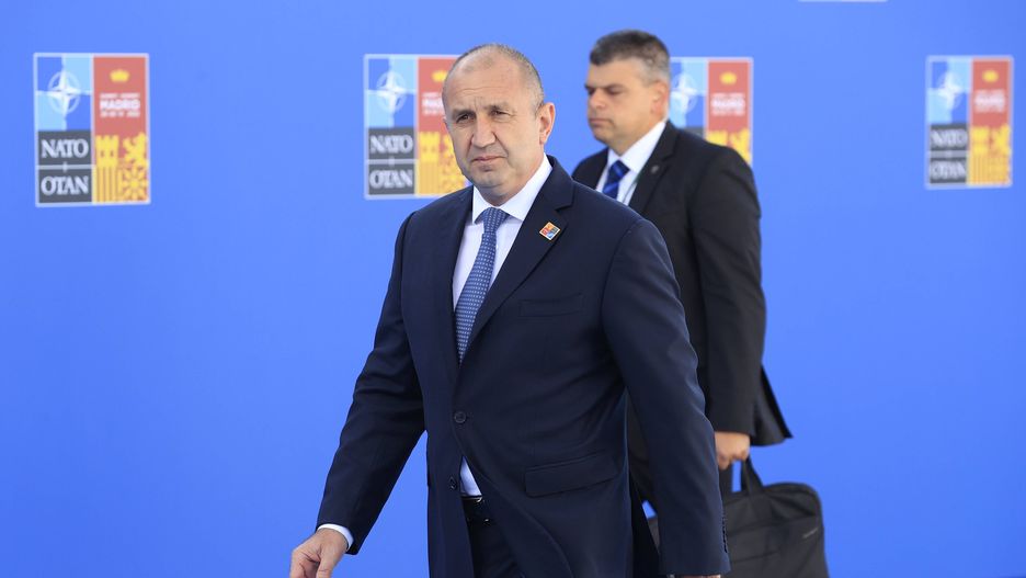 2022 NATO Summit Madrid
epa10042814 Bulgarian President Rumen Radev arrives to attend the second and last day of the NATO Summit at the IFEMA Convention Center, in Madrid, Spain, 30 June 2022. Heads of State and Government from NATO's member countries and key partners are gathering in Madrid to discuss important issues facing the Alliance and endorse NATO's new Strategic Concept, the Organization said. Spain is hosting the 2022 NATO Summit coinciding with the 40th anniversary of its accession to NATO.  EPA/ZIPI 
Dostawca: PAP/EPA.
ZIPI