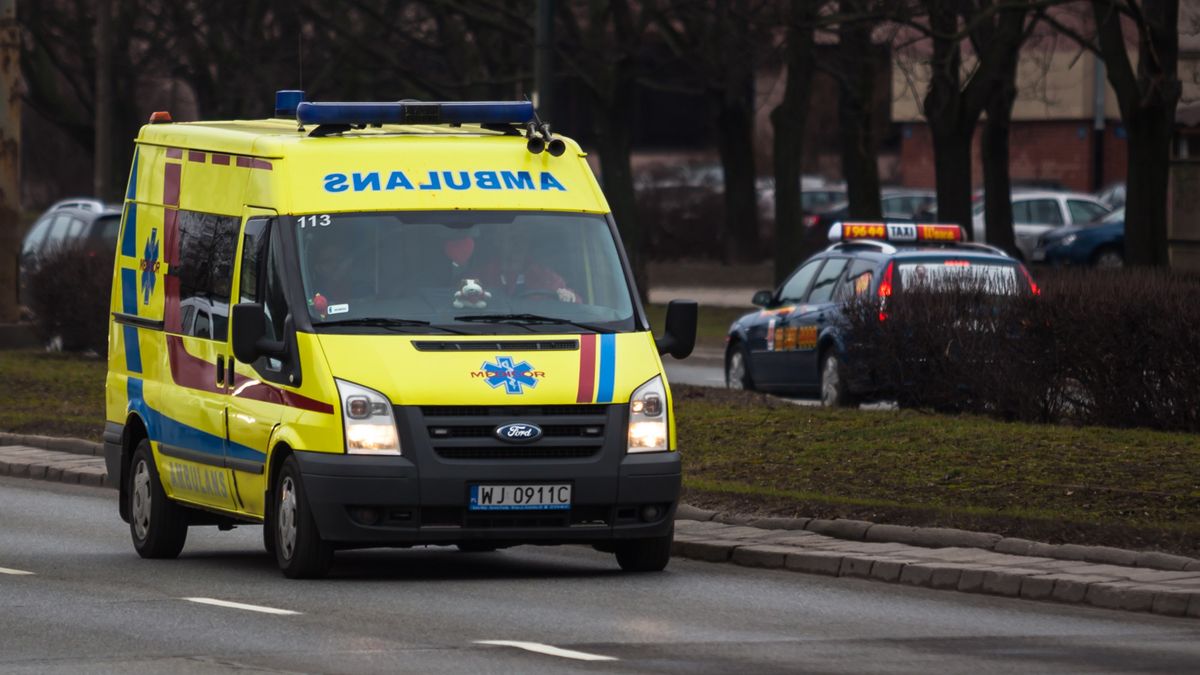 Żółte karetki już pojawiają się na polskich drogach