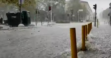 Powódź w Chorwacji. Ulice w Splicie zalane i częściowo nieprzejezdne