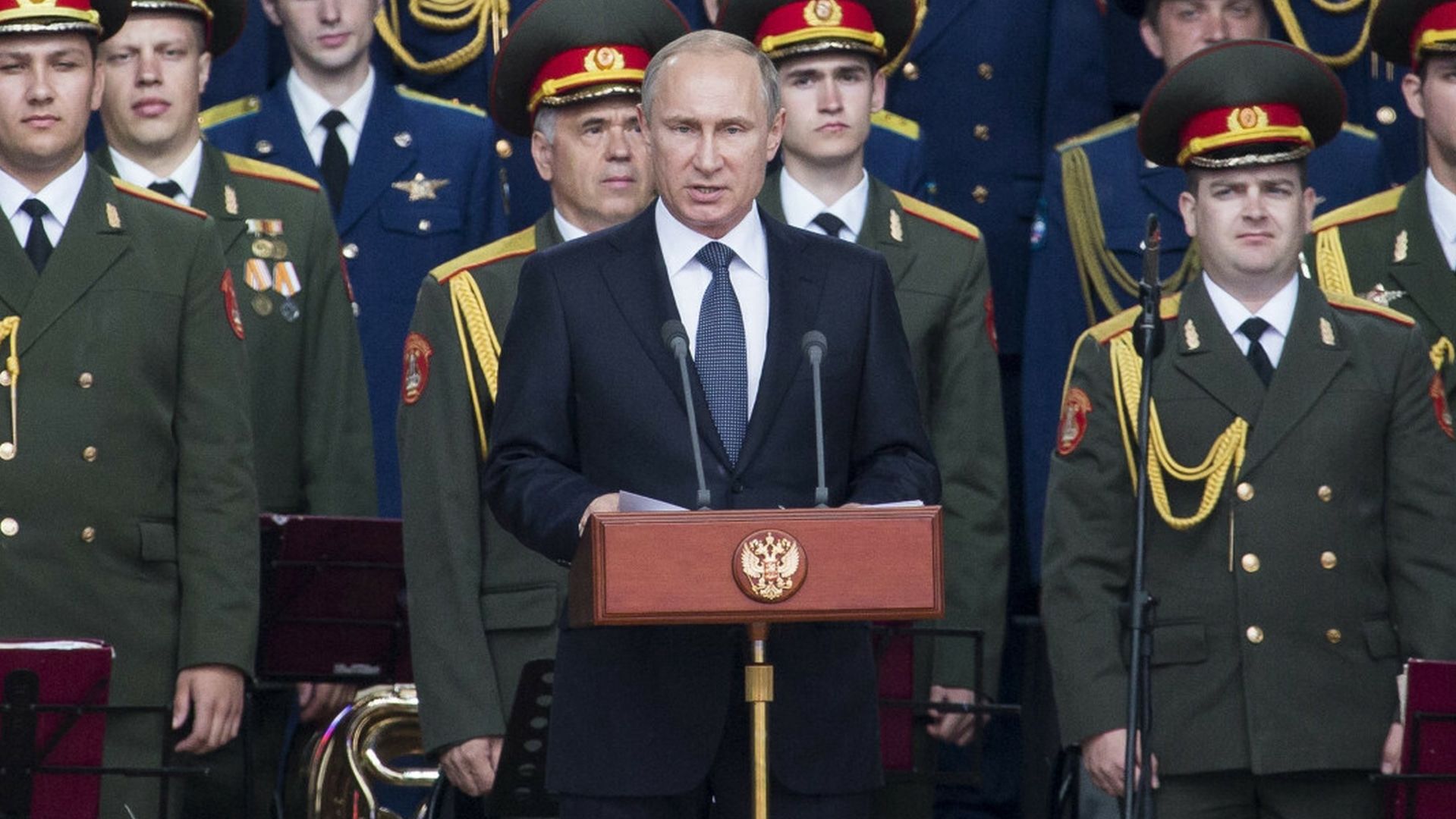 Władimir Putin ogłasza, że rosyjska armia otrzyma pociski atomowe, których "nie powstrzyma żadna obrona". Czerwiec 2015 roku