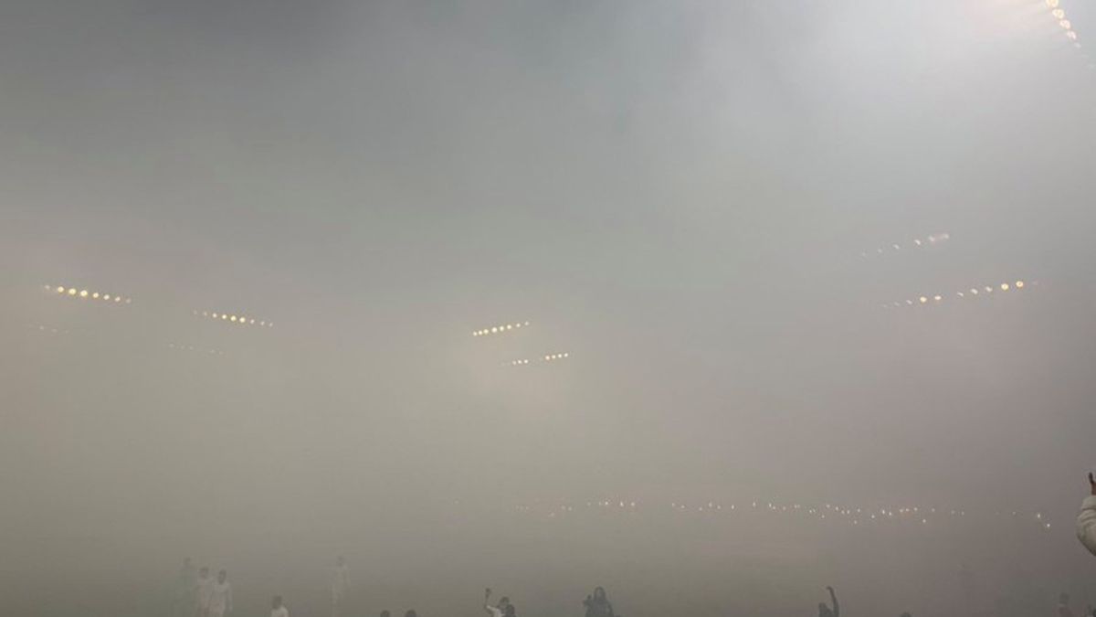 Twitter / Na zdjęciu: skandaliczne sceny podczas meczu Wisły Płock z Lechem Poznań