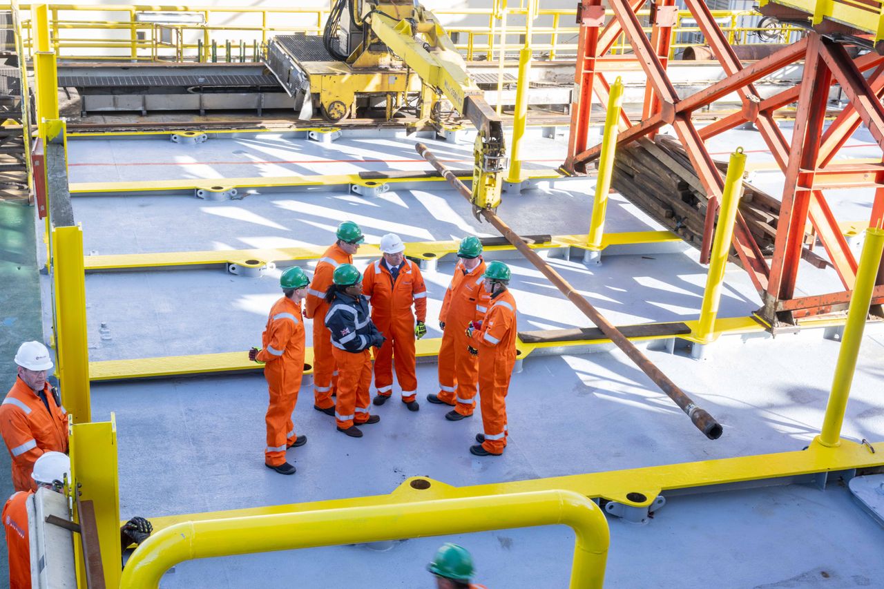 Dziwne zjawisko. Z wykresami cen ropy stało się coś niecodziennego