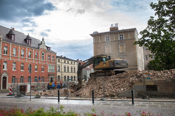 Rozbiórka przy ulicy Armii Krajowej w Słupsku. Po zabytkowej kamienicy nie ma już śladu