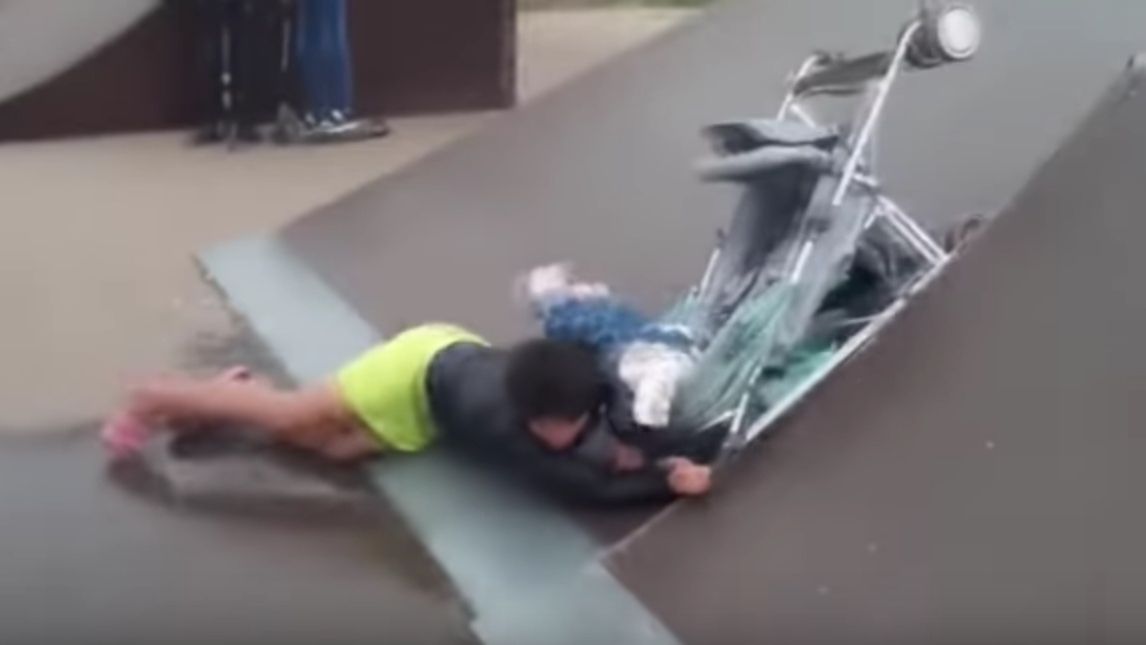 matka dziecko skatepark