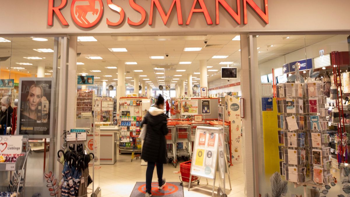 Kontrowersyjne kosmetyki w Rossmannie