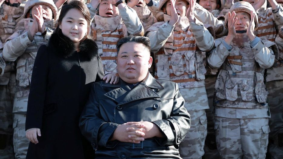 Przywódca Korei Północnej Kim Dzong Un po raz drugi pojawił się publicznie ze swoją dziesięcioletnią córką Ju Ae, "ukochanym dzieckiem"