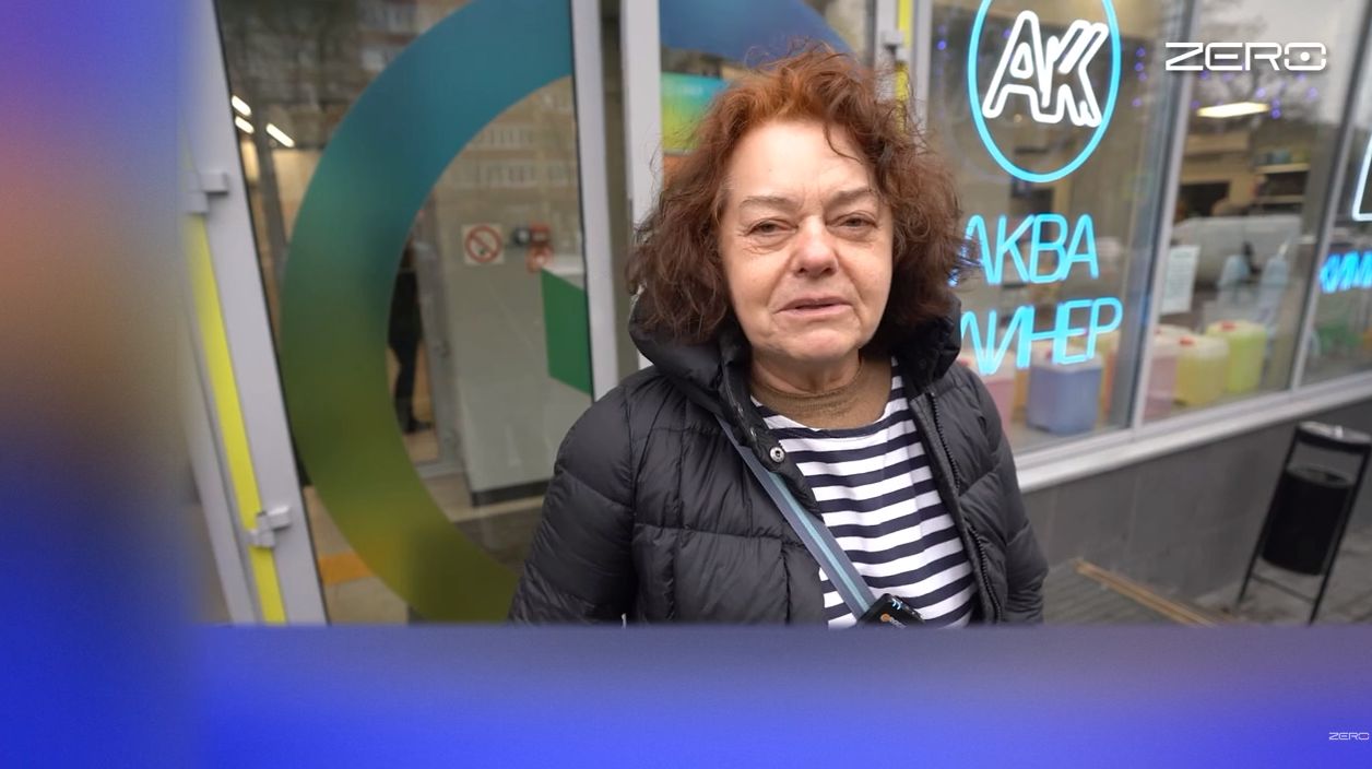 Reklamy z blurem w reportażu Marii Wiernikowskiej w Kanale Zero