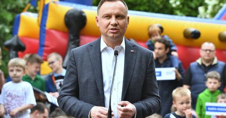 Karta Rodziny podpisana przez Andrzeja Dudę. To wsparcie finansowe i nie tylko