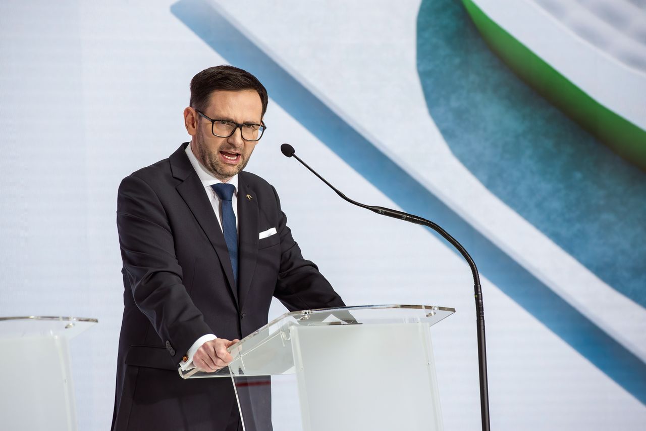 Orlen traci dziennie 27 mln dolarów. Daniel Obajtek: Nie nazwałbym tego stratą