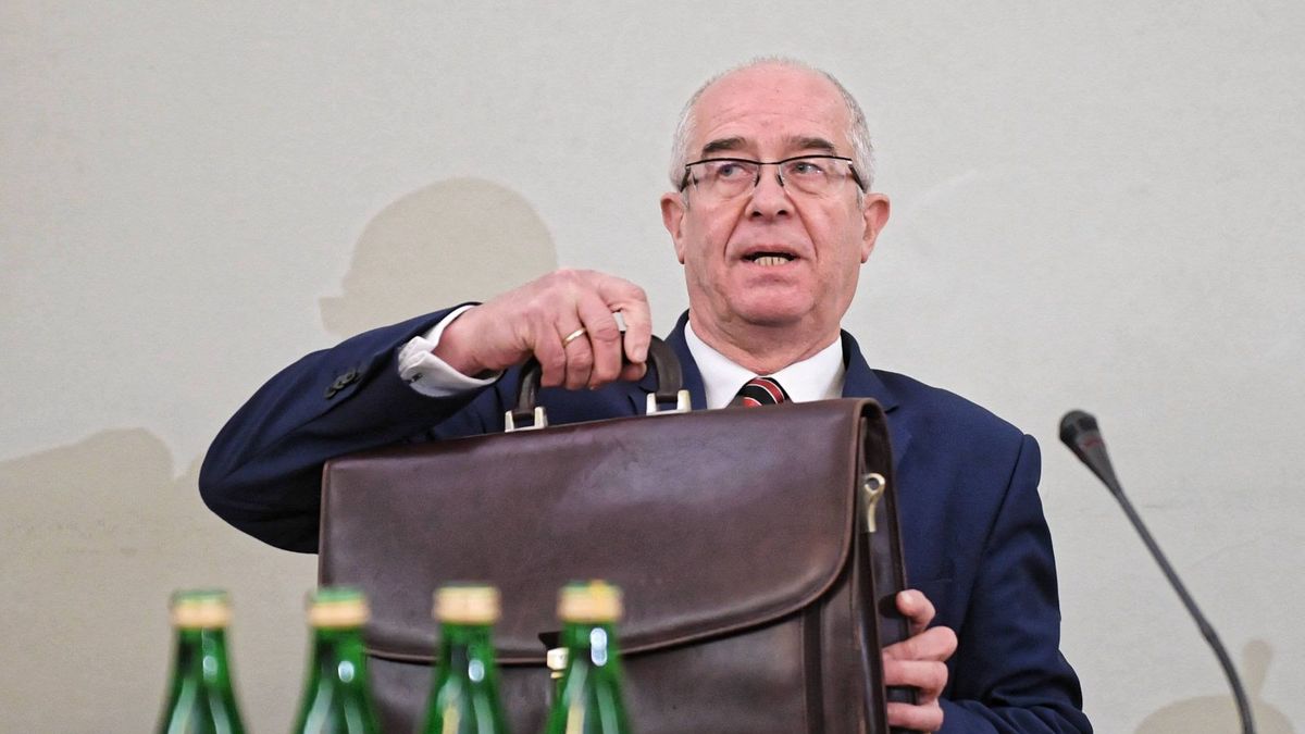 Były prokurator generalny tłumaczył, że linia orzecznicza sądów utrudniała walkę z wyłudzaniem VAT-u