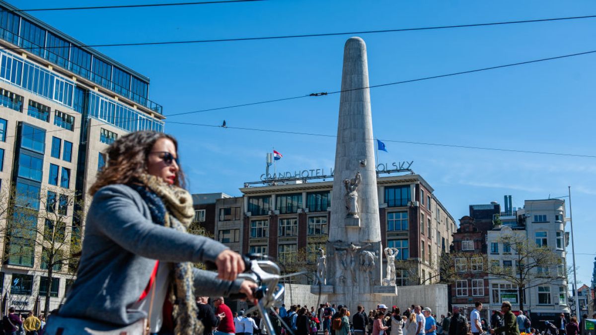 Tłumy w sklepach meblarskich. 