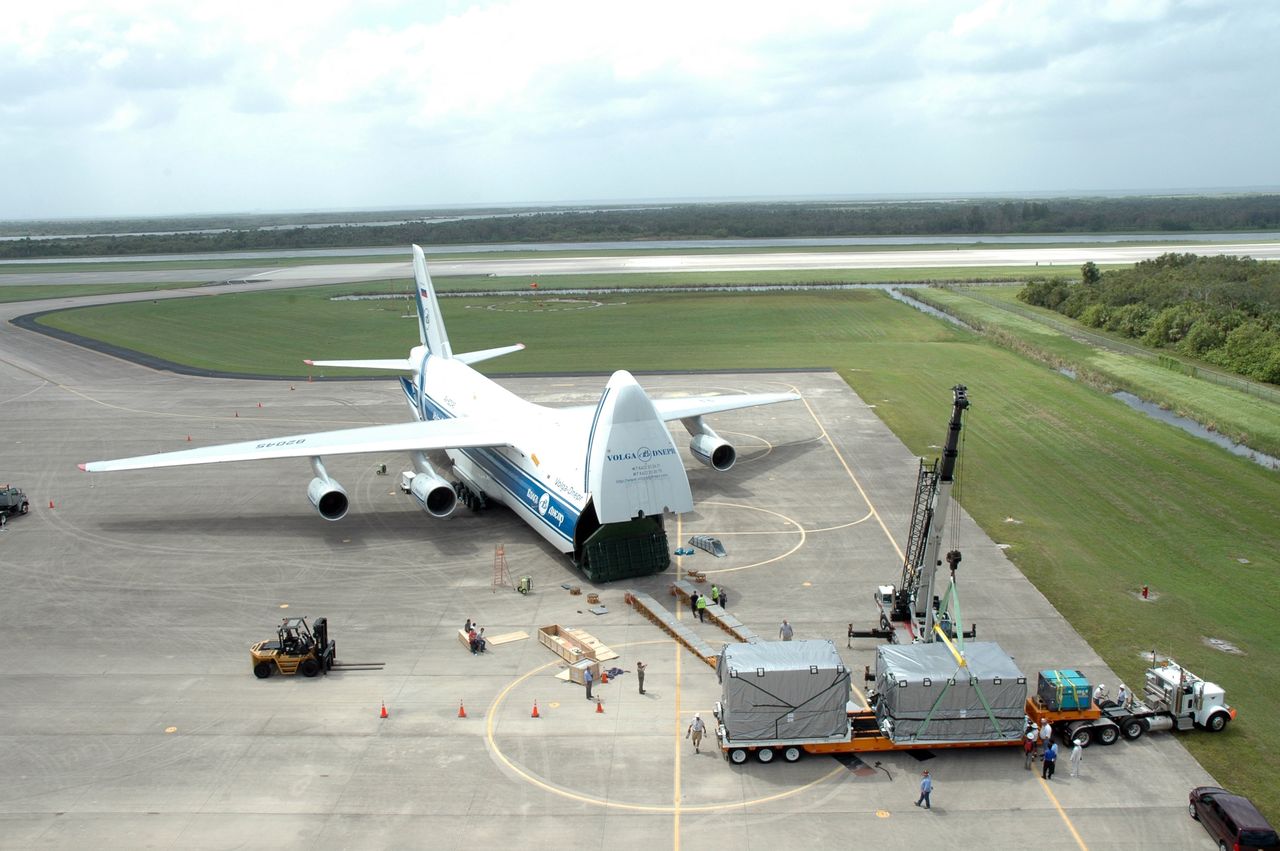 Transport z Wuhan dotarł do Polski. An-124 Rusłan wylądował na lotnisku w Pyrzowicach