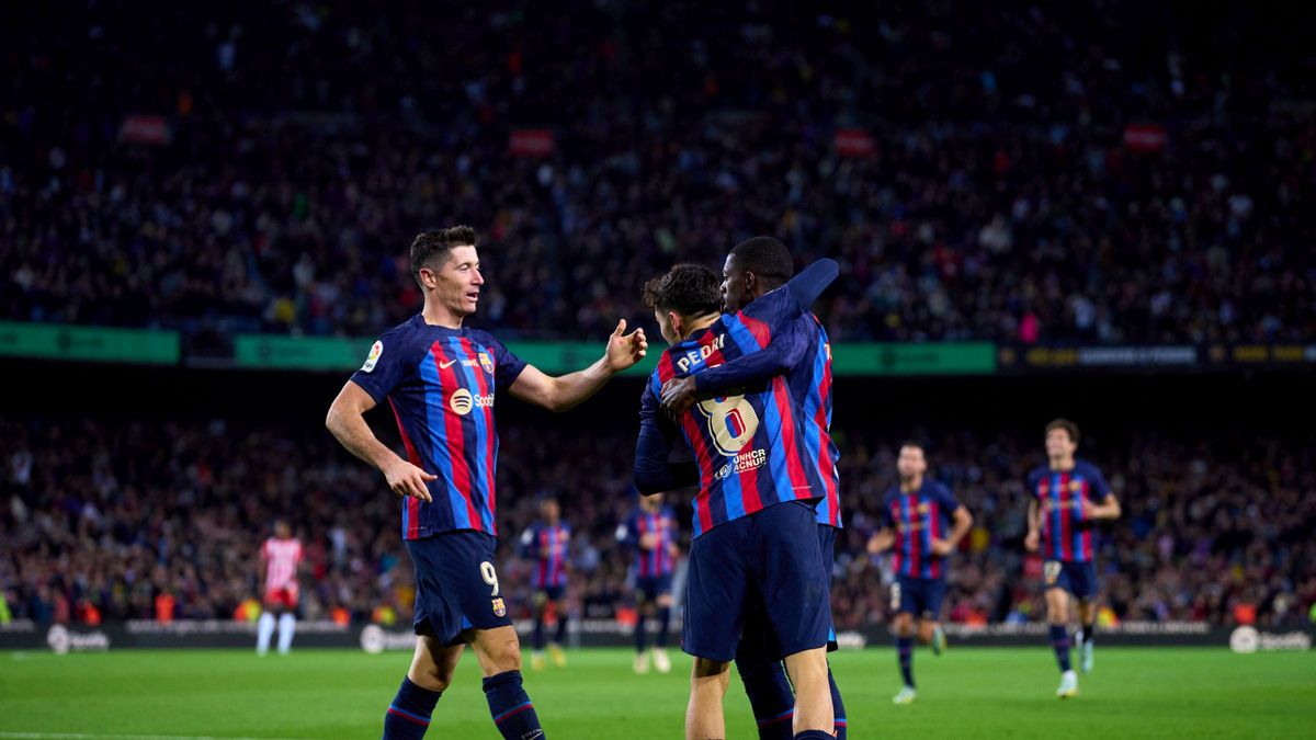 Zdjęcie okładkowe artykułu: Getty Images / Alex Caparros  / Na zdjęciu: Robert Lewandowski