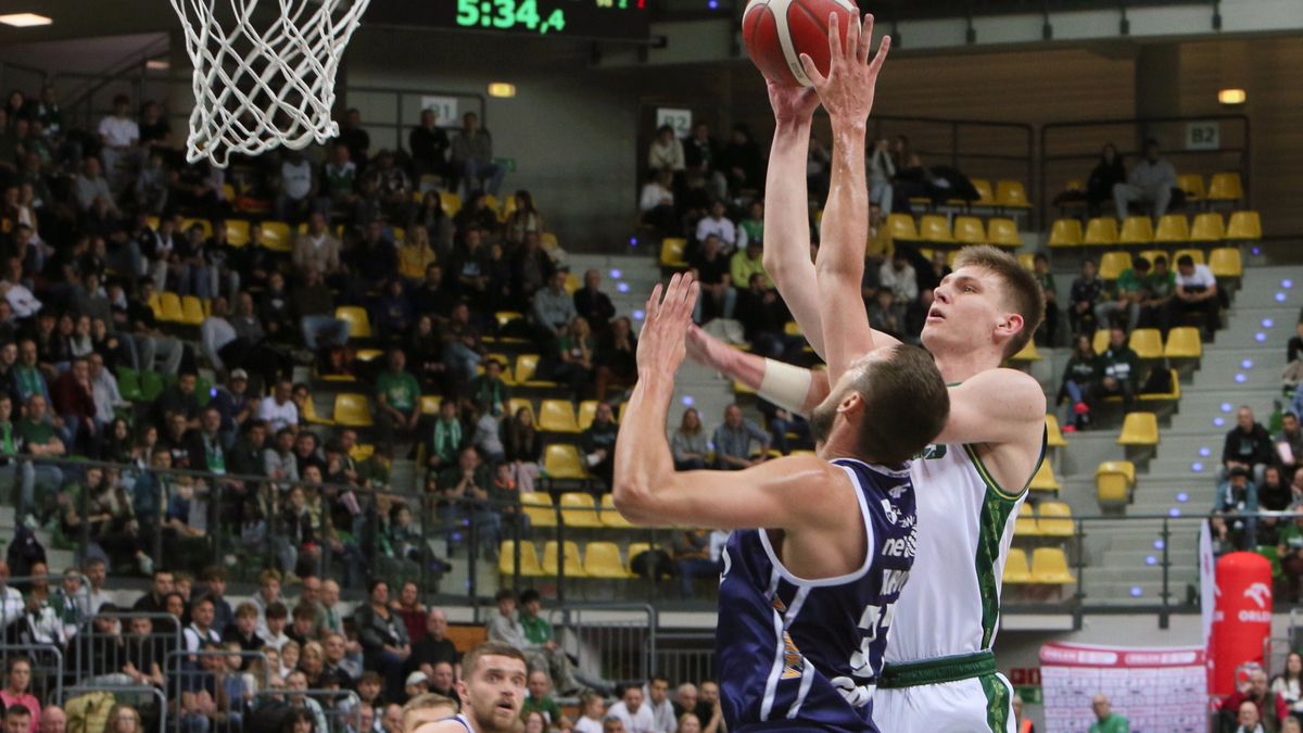 PAP / Lech Muszyński / Jakub Szumert w akcji