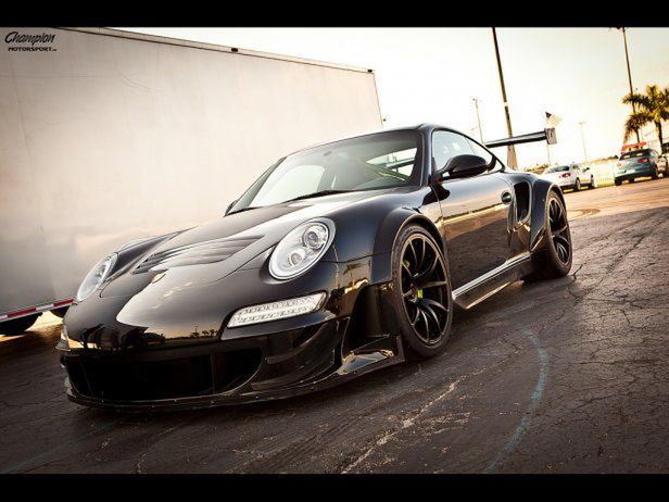 Prawie jak RSR Evo – Champion Motorsport 911 Turbo S RSR (2012)