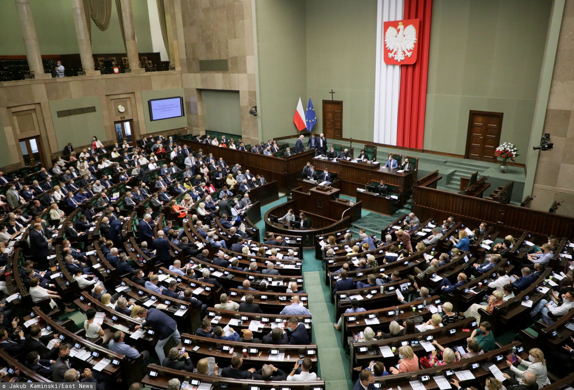 Sondaż dla WP. Rośnie poparcie dla KO, złe wieści dla Szymona Hołowni - Vimarsana News