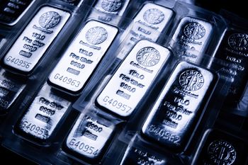 Głęboka zmiana na rynku srebra. Czwartkowa przecena wymazała odrabianie strat