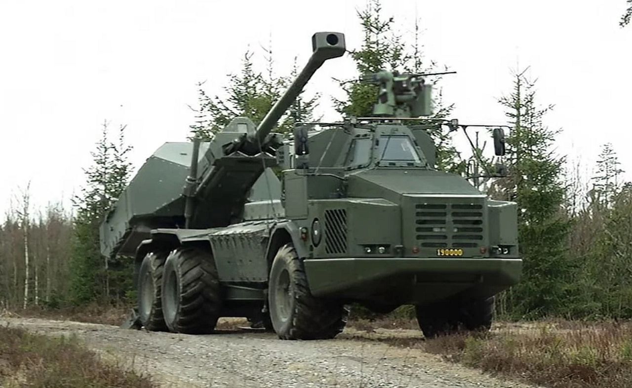 Swedish self-propelled howitzer FH77BW Archer