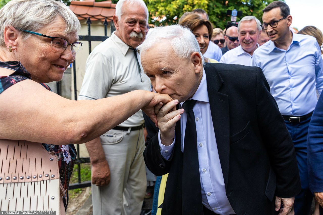 Bilion zł. Taki jest rachunek za obietnice wyborcze. "Niech powiedzą, że VAT trzeba podnieść do 30 proc."