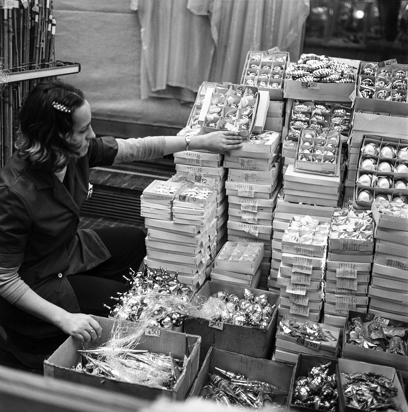 Sprzedaż bombek w latach 70. w Polsce