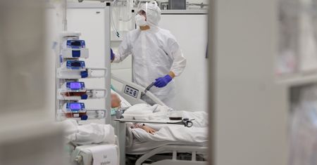 Tak może wyglądać szczyt czwartej fali. Znamy prognozę