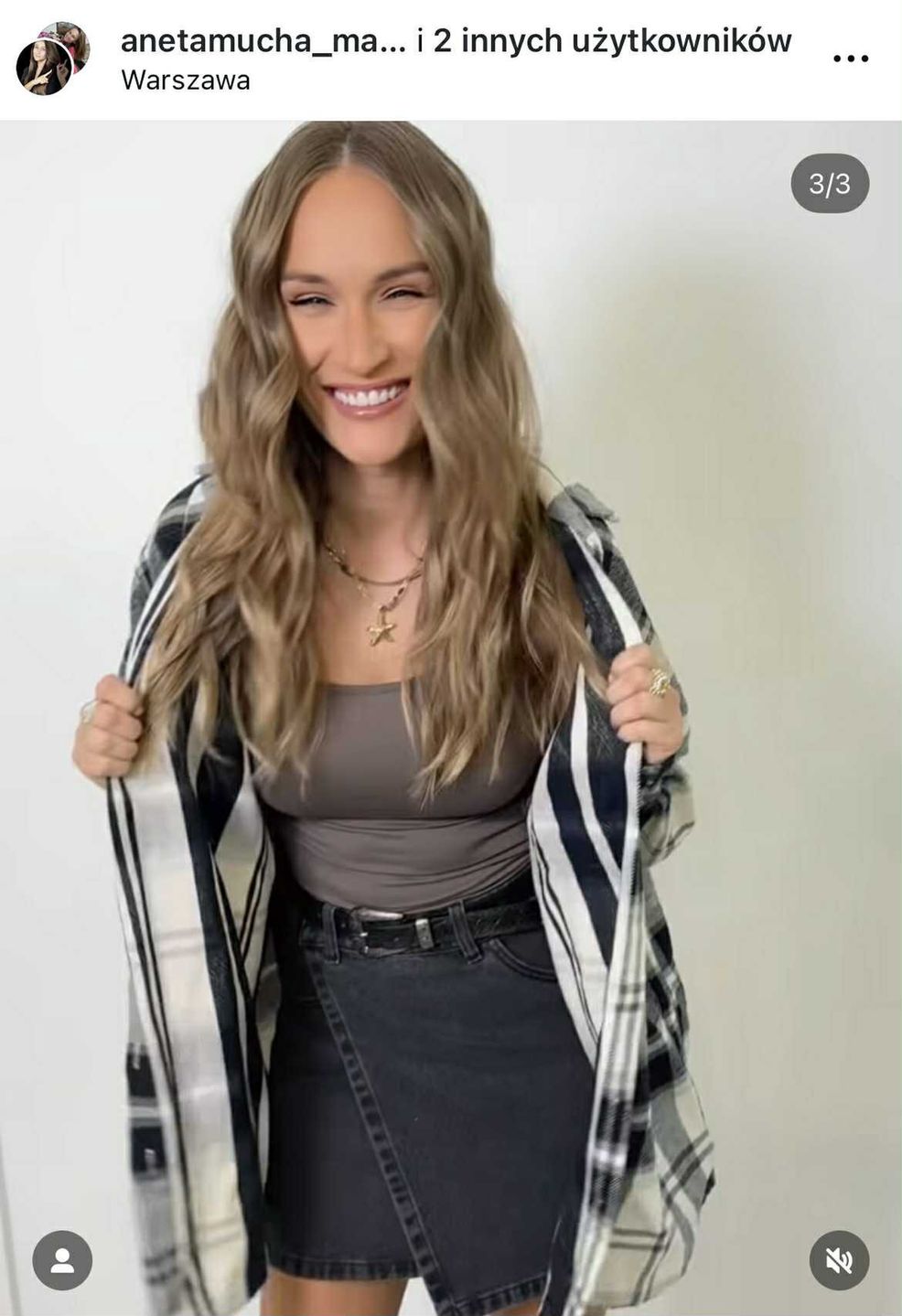 Kamila Boś pozuje w jeansowej mini 