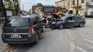 Kolizja Citroena z Oplem w centrum Radoszyc
