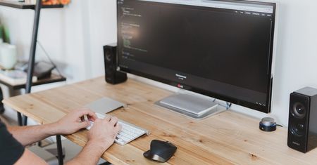 Nowy monitor LG to komputer All-in-One z... Ubuntu