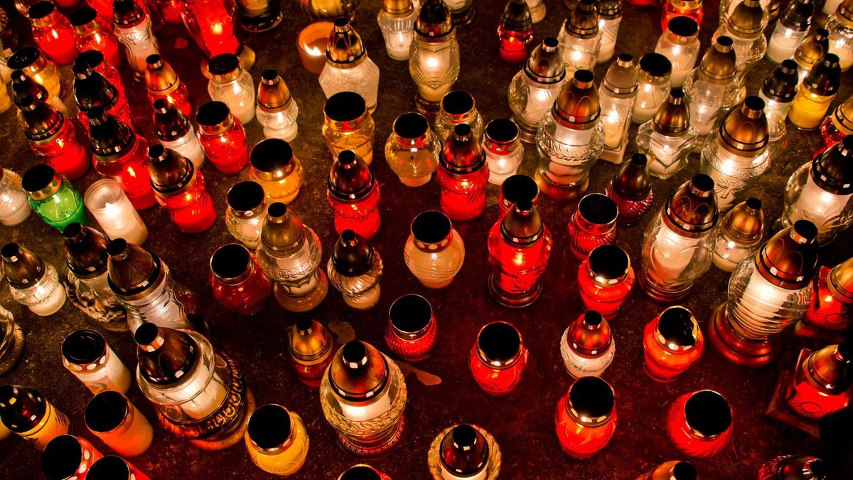 Polacy kupią nawet dwie trzecie rocznej produkcji zniczy.