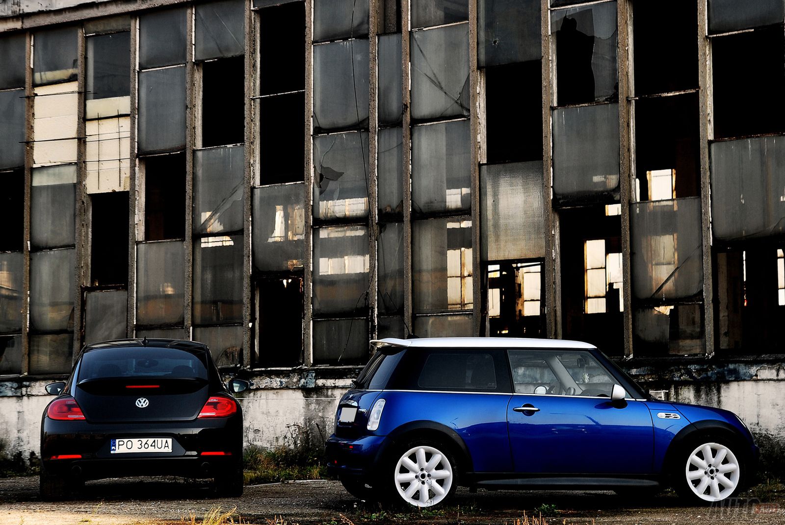 Volkswagen Beetle Sport 2,0 TSI DSG vs. Mini Cooper S