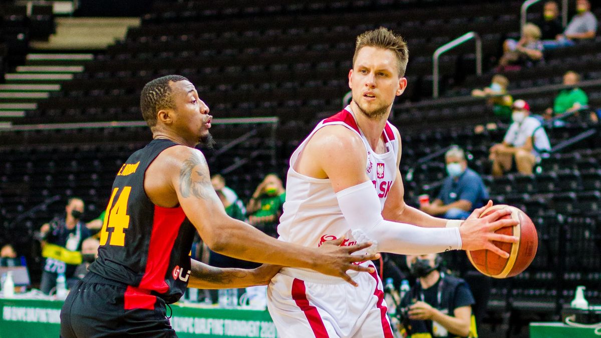 Newspix / Pawel Pietranik / Na zdjęciu: Mateusz Ponitka w meczu z Angolą