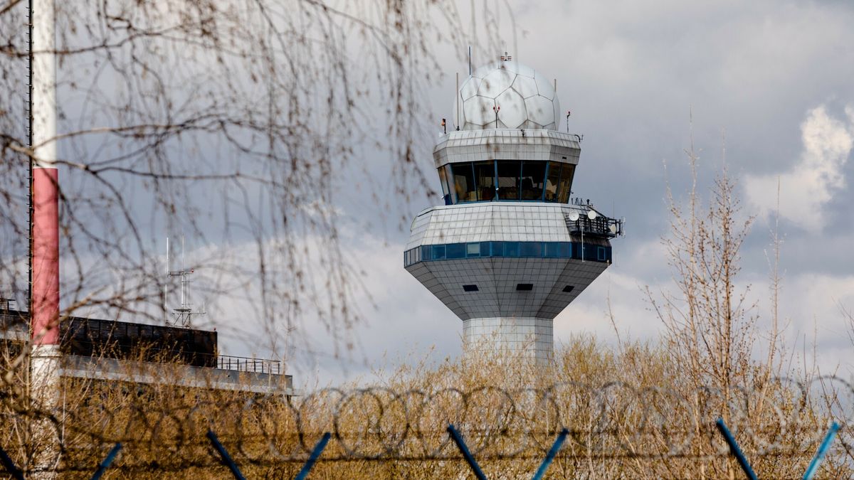 Spór w PAŻP dotyczy nie tylko wieży Lotniska Chopina, ale również kontroli obszaru - czyli ruchu w przestrzeni powietrznej nad całą Polską