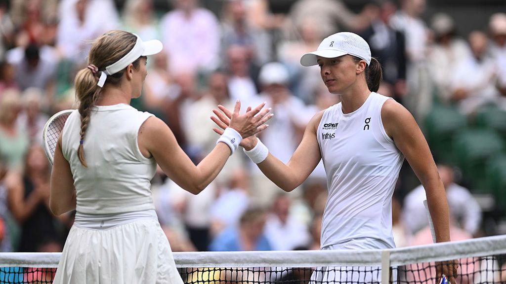 Getty Images / Mike Hewitt / Na zdjęciu: Iga Świątek i Danielle Collins