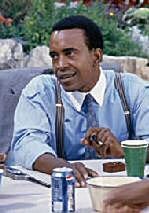 Tim Meadows gra na perkusji dla Johna C. Reilly