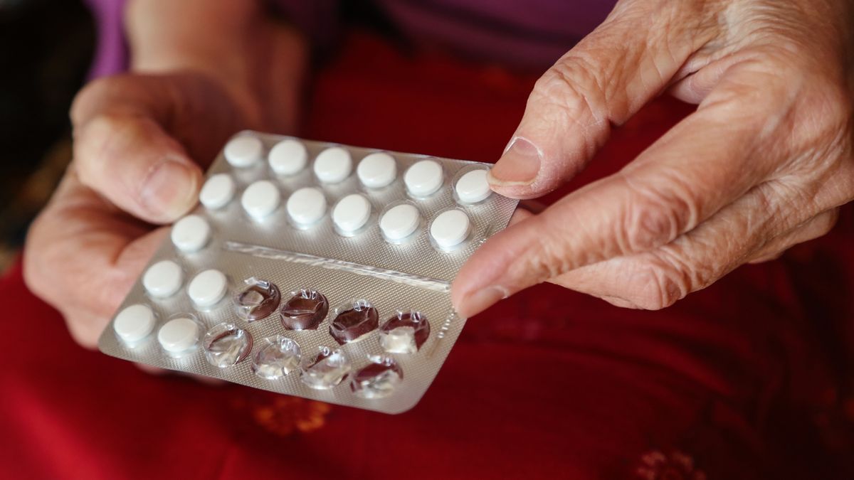 Midsection Elderly Woman's Holding Blister Pack With White Generic Pills
Aging Process, Healthcare And Medicine. Crop Grandmother's Hands Holding Blister Pack With Painkiller Pills, Ambient Light, Copy Space
Elena Popova