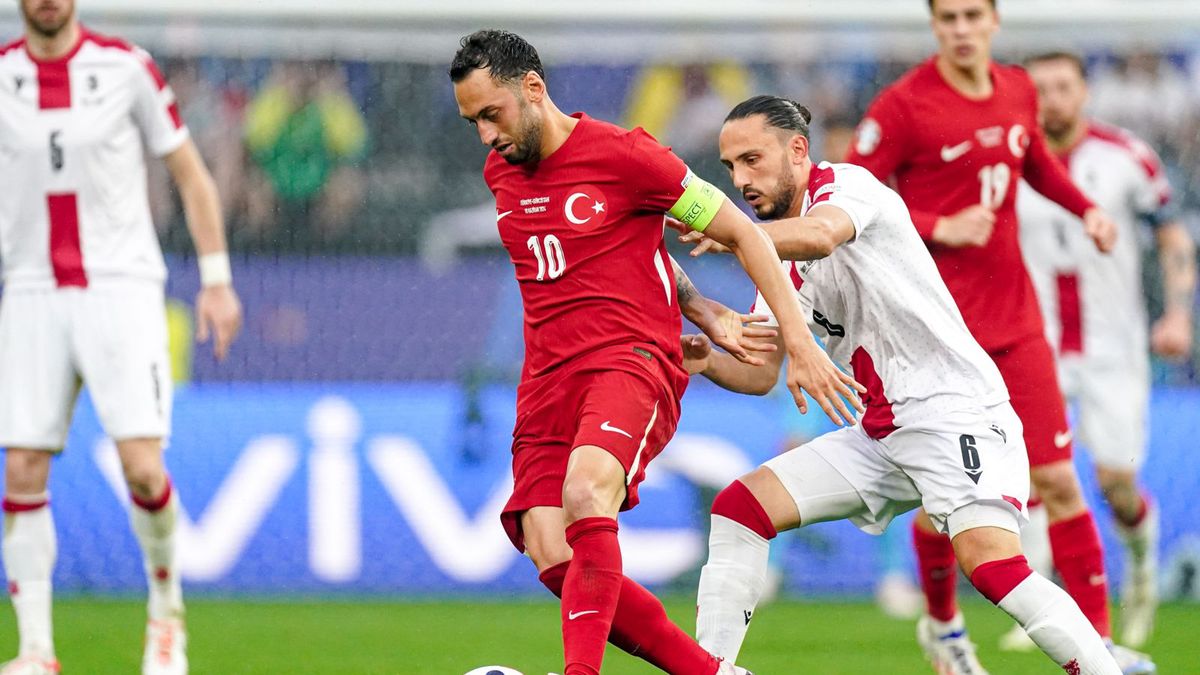 Getty Images / Photo by Joris Verwijst/BSR Agency/Getty Images / Na zdjęciu: Hakan Calhanoglu w meczu z Gruzją na Euro 2024