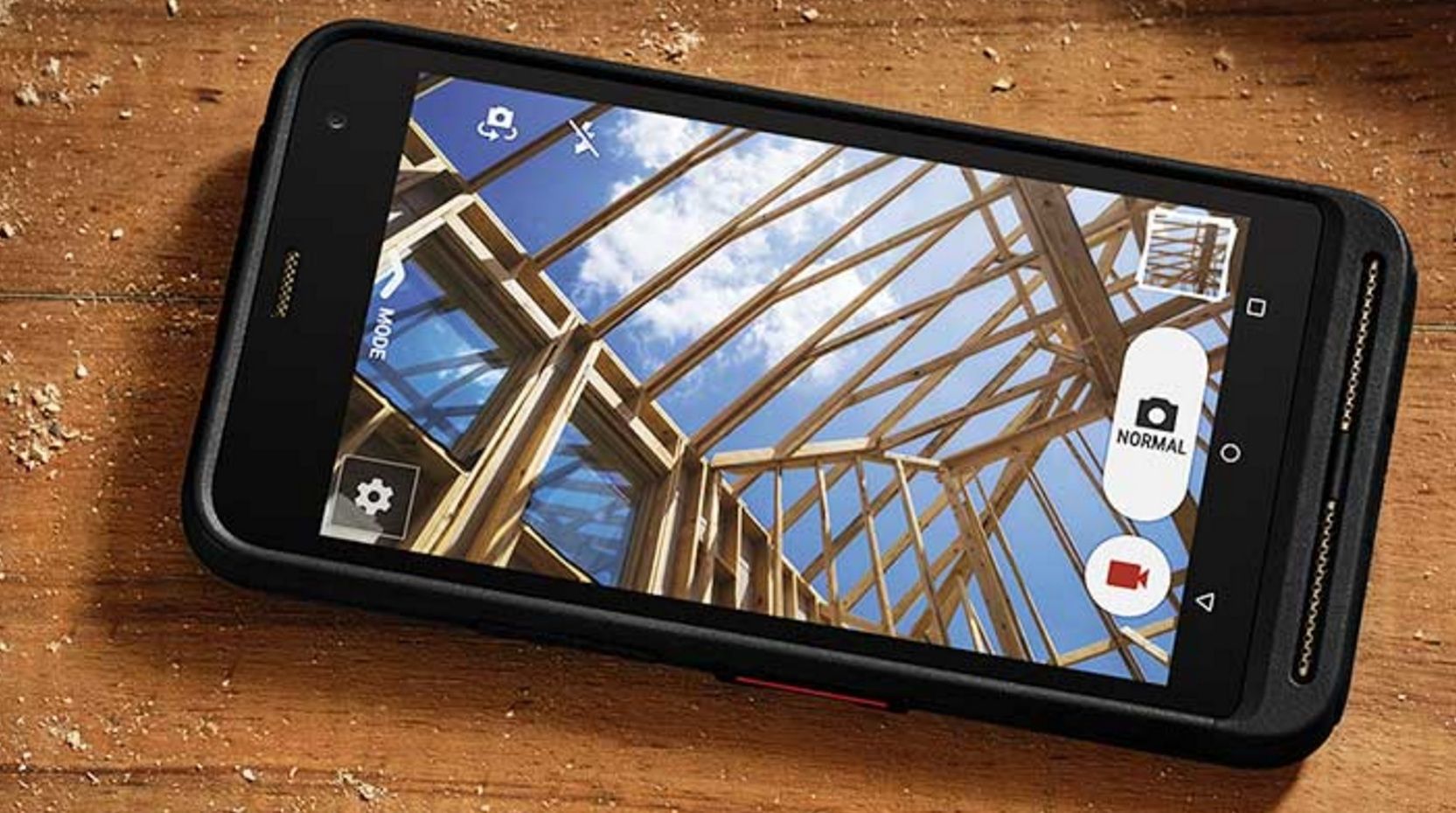 Kyocera prezentuje niedrogie telefony do zadań specjalnych 4