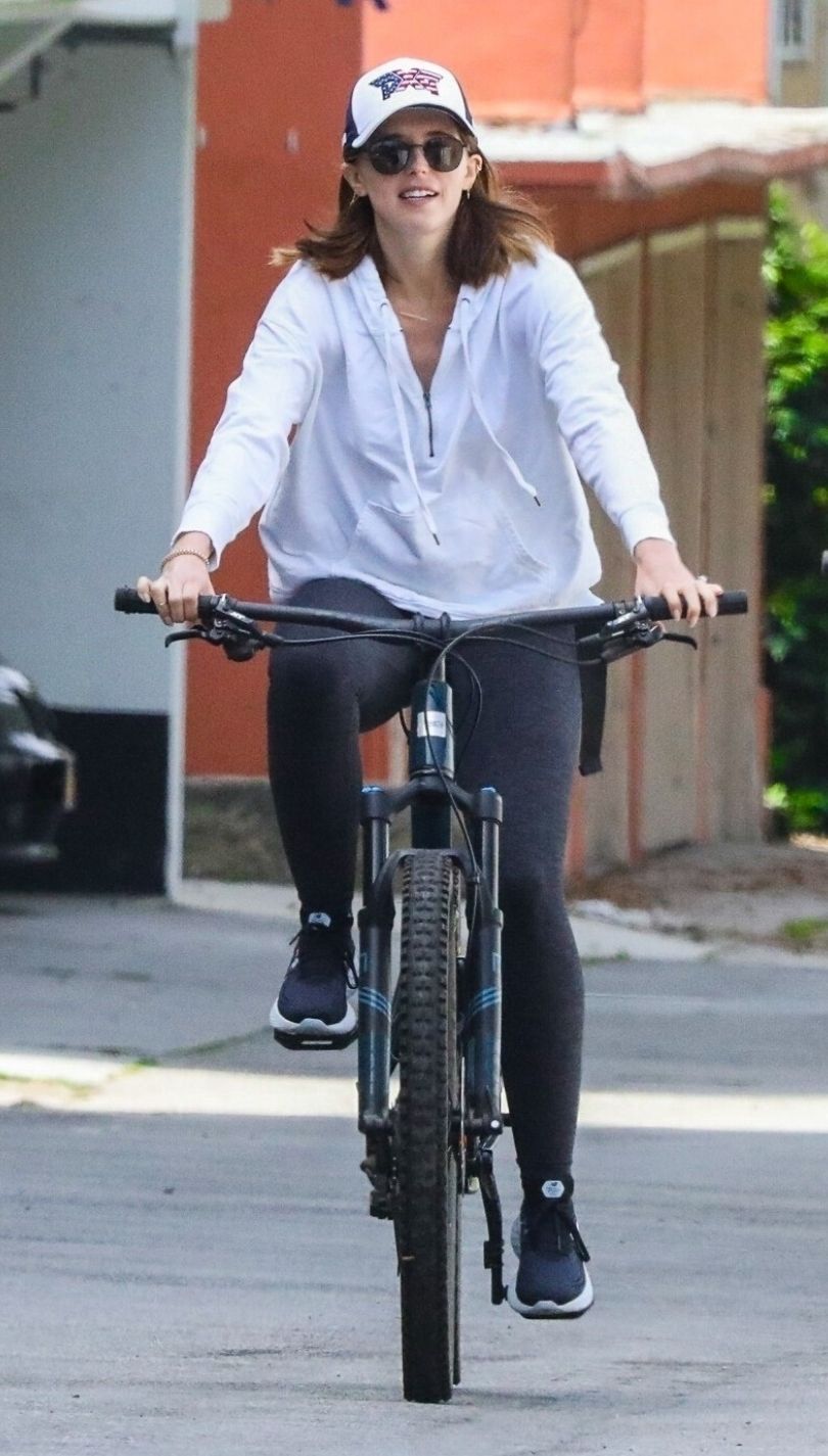 Katherine Schwarzenegger i Chris Pratt na rowerowej wycieczce z Arnoldem Schwarzeneggerem