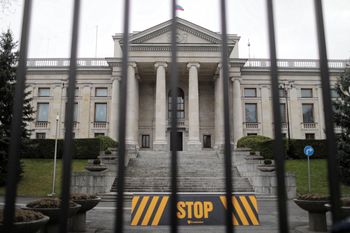 Dochód trafia do Putina? Spór Polski i Rosji o budynek w sercu Warszawy