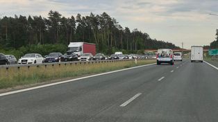Garwolin: Wypadek motocyklistów na trasie Lublin – Warszawa. Korek ma już blisko 10 km