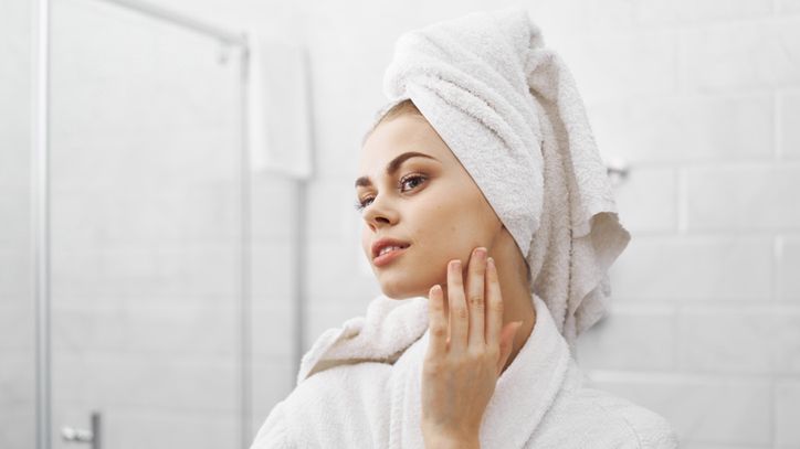 Nużyca to choroba skóry wywoływana przez pasożyty.