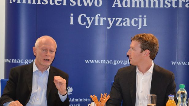 Satyryk spotkał w Warszawie Marka Zuckerberga, szefa Facebooka. Nikt w to nie uwierzył 1