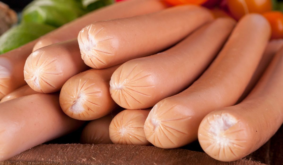 Dietetyk wybrał się do sklepu i wskazał najgorsze możliwe parówki. Ich skład jest fatalny