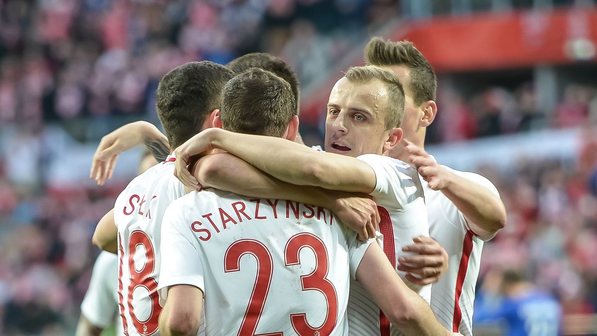 Radość Polaków po strzelonej bramce podczas towarzyskiego meczu Polska - Finlandia