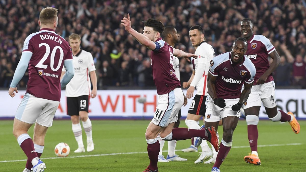 PAP/EPA / NEIL HALL / Podczas meczu West Ham United - Eintracht Frankfurt miało dojść do ataku na niemieckich komentatorów