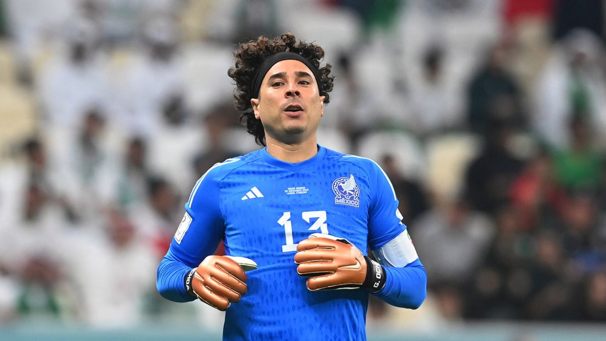 PAP/EPA / Neil Hall / Na zdjęciu: Guillermo Ochoa